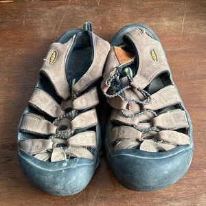 KEEN - Leather Water Shoes - Womens size 8